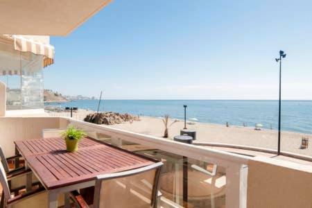 Espectacular 1ª Linea De Playa...Te Enamoraras!!! Daire Fuengirola Dış mekan fotoğraf